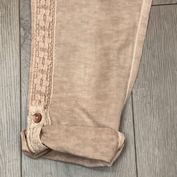 Sundance taupe side crochet lace detail linen blend pants size 6 - Picture 5 of 15
